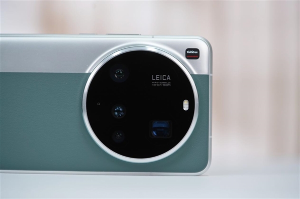 史上第一次双拼色!小米15 Ultra松柏绿图赏