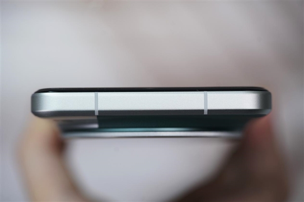 史上第一次双拼色!小米15 Ultra松柏绿图赏