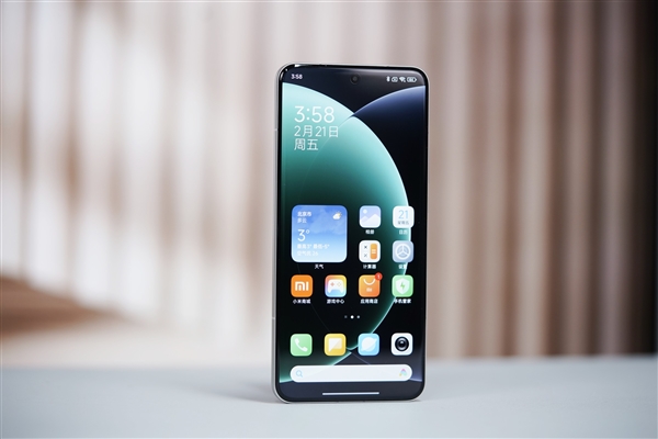 史上第一次双拼色!小米15 Ultra松柏绿图赏