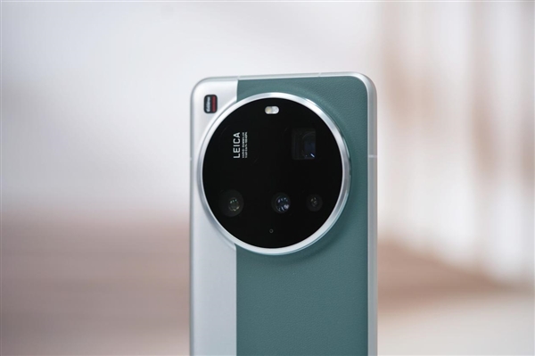 史上第一次双拼色!小米15 Ultra松柏绿图赏