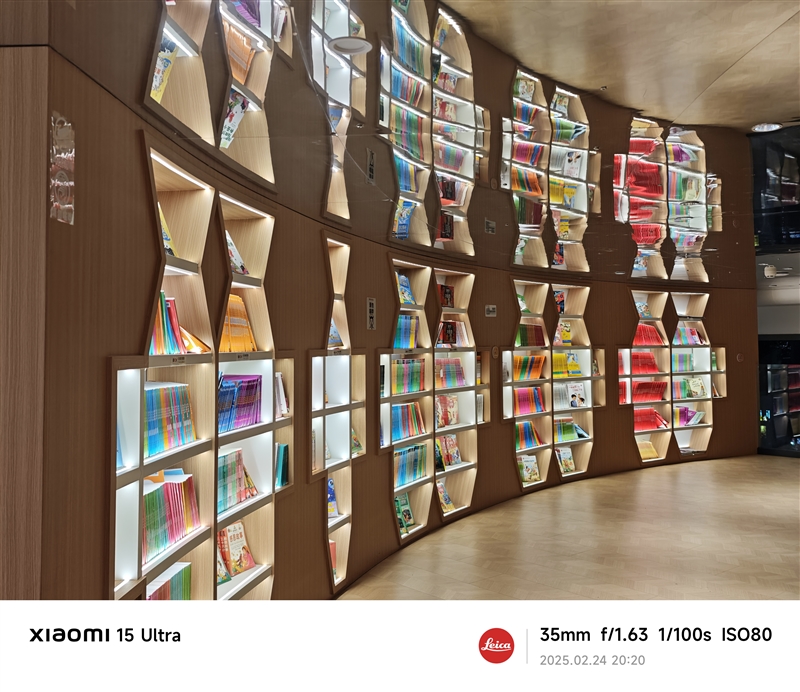 2025年最强拍照旗舰!小米15 Ultra首发评测:今年再无Ultra