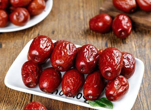 研究发现：每天多吃点大枣，患高血压和冠心病风险倍增？还能吃吗