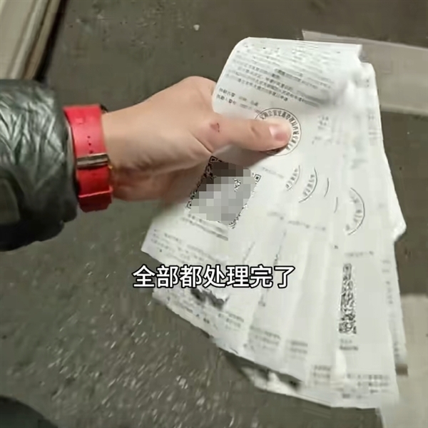 陈震:为啥网友对特斯拉FSD容忍度这么高 换成国产品牌都能被喷到召回