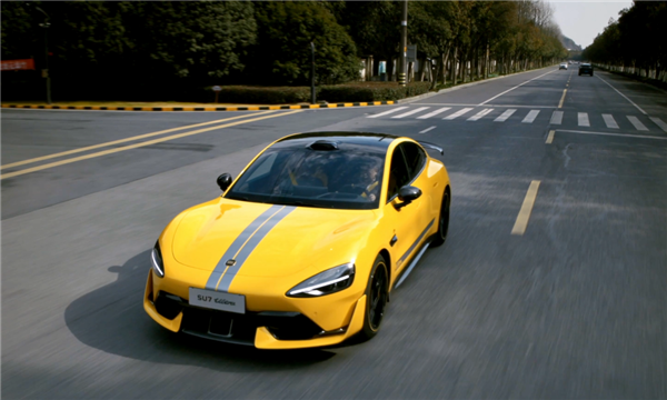 我去试驾了小米SU7 Ultra:它真的想重新定义豪车!