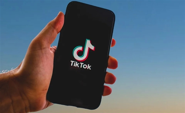 TikTok王者归来!重返美国应用商店下载量翻倍:竞品遭重击
